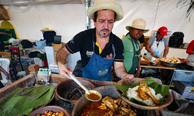 El festival, que tiene lugar del 5 al 8 de diciembre en el Parque Bicentenario, ya se ha vuelto una de las citas gastronómicas del año en la capital ecuatoriana./ Foto: cortesía EFE