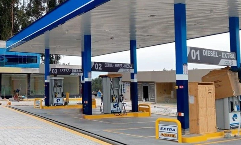 La empresa estatal cuenta con 172 estaciones de servicio afiliadas y 48 propias./ Foto: cortesía Petroecuador