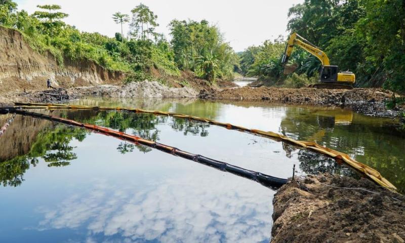 El pasado lunes, Naciones Unidas alertó de que este derrame dejó a 150.000 personas con la necesidad de ayuda humanitaria, mientras crecían las enfermedades respiratorias y estomacales./ Foto: cortesía