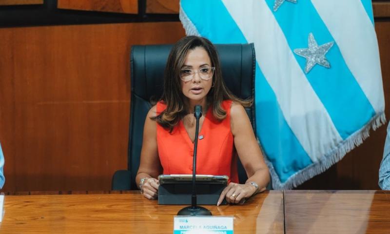 La prefecta de Guayas, Marcela Aguiñaga, anunció este jueves la terminación unilateral del contrato / Foto: cortesía Prefectura