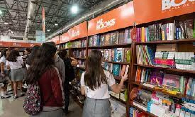 La juventud desbordó la Feria Internacional del Libro de Guayaquil / Foto: Google Images