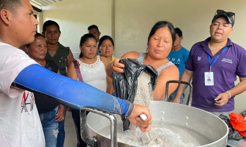 El MAG realizó una capacitación sobre la elaboración de insumos orgánicos en Napo / Foto: cortesía MAG