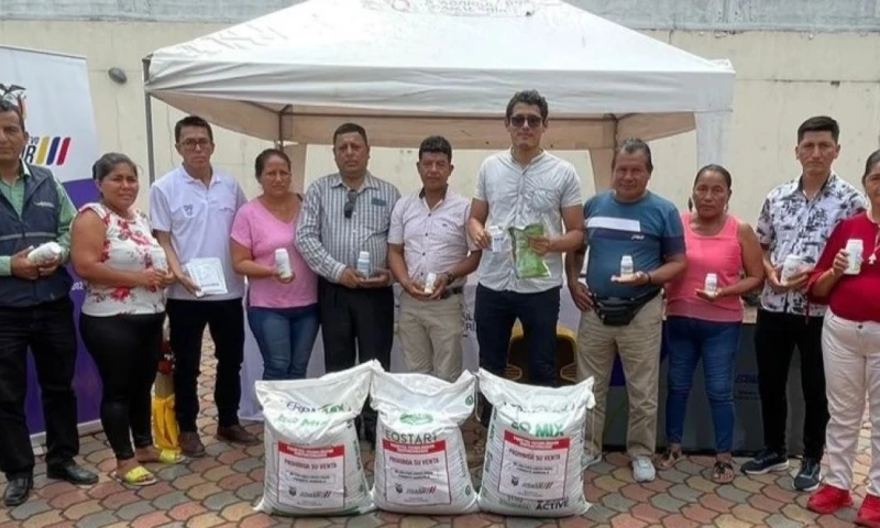 Los paquetes incluyen fertilizantes, fungicidas e insecticidas / Foto: cortesía MAG