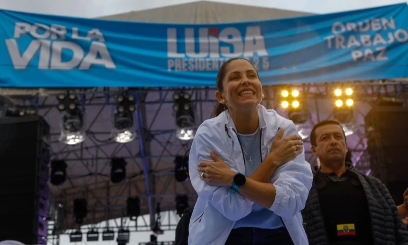 La candidata exhortó a sus simpatizantes a votar "con la esperanza de que viene un futuro digno" / Foto: EFE