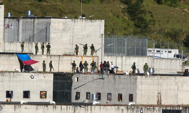 Esta es una de las acciones emprendidas por el Gobierno para solucionar la crisis carcelaria que afecta al país / Foto: EFE