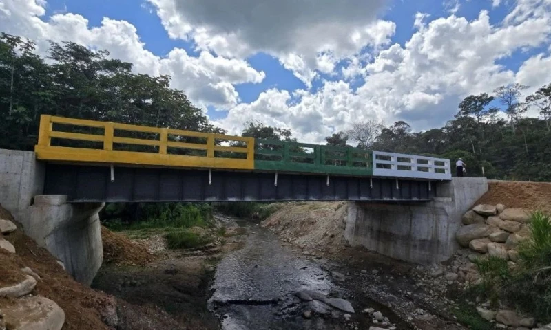 La obra forma parte del proyecto vial El Dorado – Guayzimi / Foto: cortesía Prefectura de Zamora Chinchipe