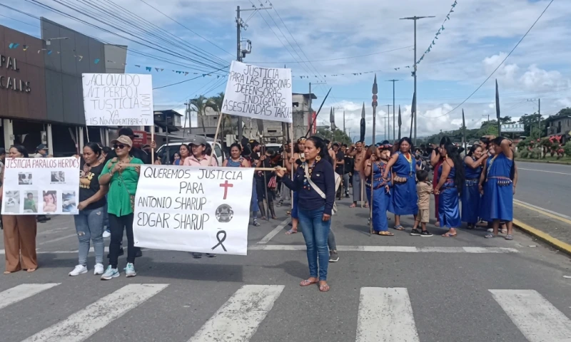 La marcha reunió a unas 60 personas que recorrieron la vía principal desde Taruka hasta Cascales / Foto: cortesía 