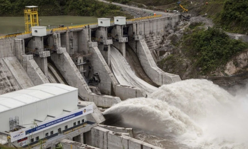 La Corporación Eléctrica del Ecuador (Celec) informó que a las 14:00 la planta registró 1.989 partículas por millón de sedimentos / Foto: cortesía Celec