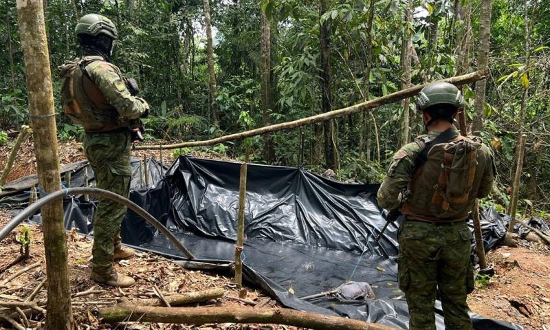 Este acople estaba conectado a una piscina artesanal utilizada para el almacenamiento de derivados de hidrocarburos /  Foto: cortesía Ejército