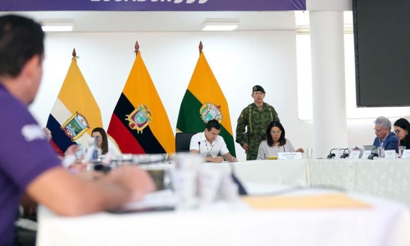 El ministro de Transporte y Obras Públicas, Roberto Luque, informó que la vía Loja–Zamora ya se encuentra habilitada / Foto: cortesía Presidencia