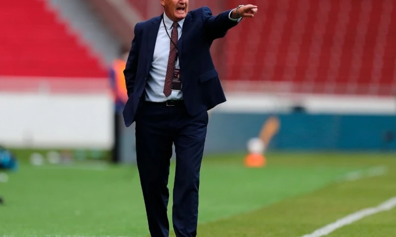 Gustavo Alfaro: El partido ante Perú se empezará a ganar en la mitad de la cancha/ Foto: EFE