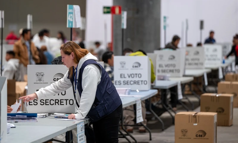 Partidos y agrupaciones políticas de izquierda se reúnen este miércoles en Quito / Foto: EFE