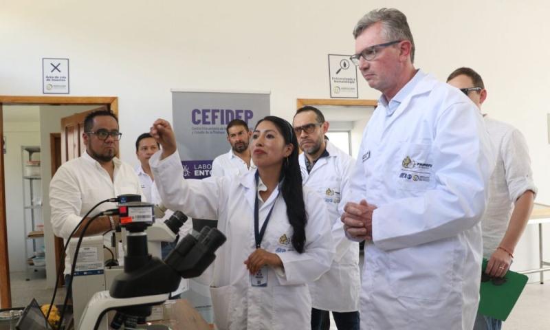 El ministro de Agricultura, Juan Carlos Vega, recorrió las instalaciones / Foto: cortesía MAGP