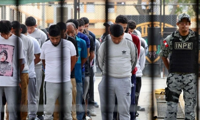 Las autoridades de Perú trasladaron este lunes a 100 presos "de alta peligrosidad" hacia la prisión de Challapalca / Foto: cortesía Presidencia Perú