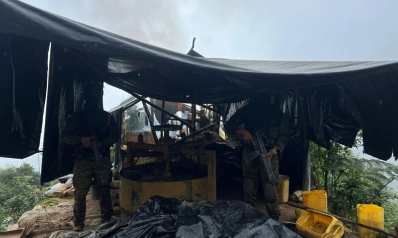Operativo militar contra la minería ilegal en Ecuador dejó millonarias pérdidas a grupos criminales y afectó estructuras en zona protegida cerca de Perú / Foto: Ejército de Ecuador