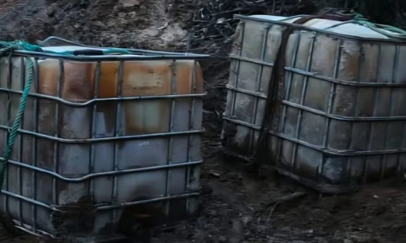 Durante los operativos, personal militar destruyó maquinaria y equipos utilizados en las labores de extracción / Foto: cortesía Ministerio de Defensa