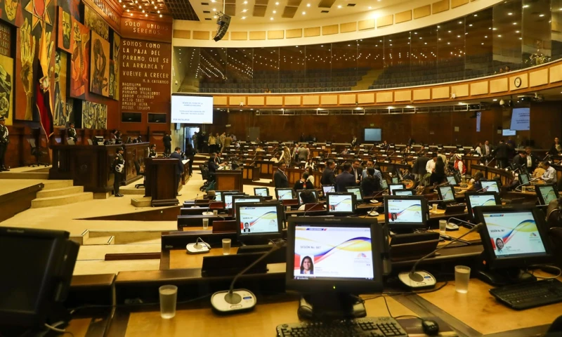 El referéndum celebrado a iniciativa de Noboa tuvo once preguntas, donde el 'Sí' ganó en nueve / Foto: EFE