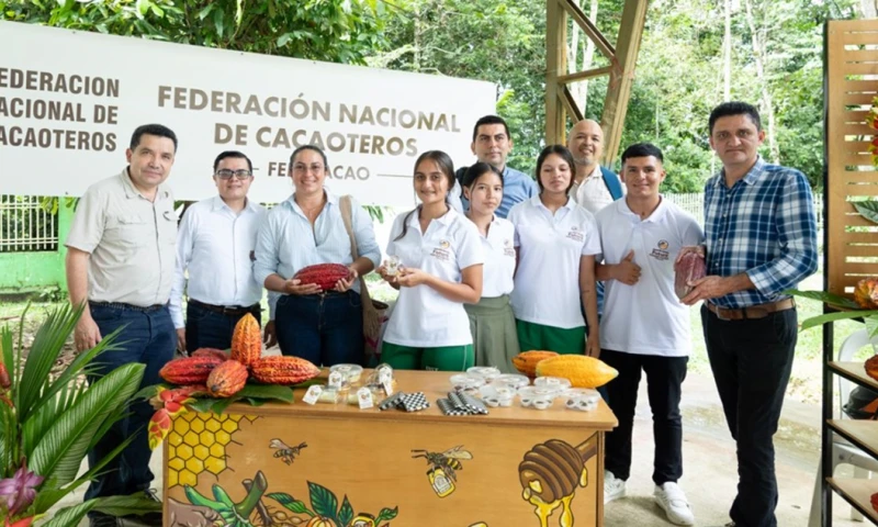 30 jóvenes de Puerto Asís recibieron formación técnica en producción y transformación de cacao, beneficiando además a más de 600 personas en comunidades rurales del Putumayo. / Foto: Gran Tierra Energy