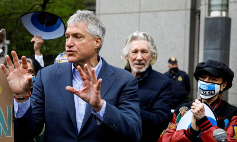 El abogado que demandó a Chevron por la contaminación en Ecuador es declarado culpable de desacato / Foto: Reuters