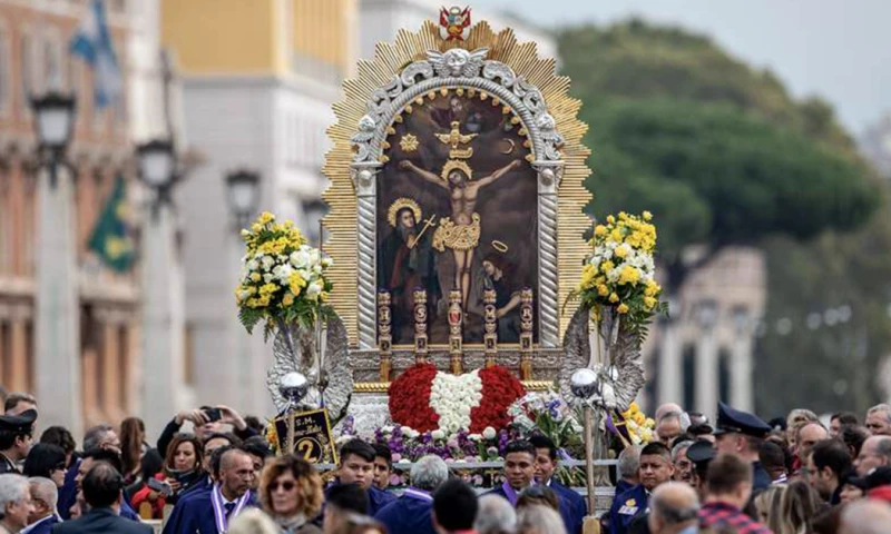 Esta manifestación de devoción religiosa conocida como la festividad del Señor de los Milagros es, sin duda, la más reconocida y multitudinaria del Perú./ Foto: cortesía