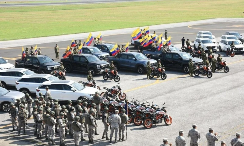 La dotación está compuesta por 54 camionetas y 85 motocicletas, que serán utilizadas para patrullajes, controles y operativos / Foto: cortesía Ministerio de Defensa