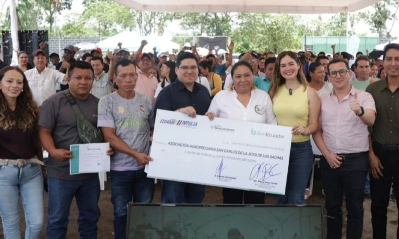 El evento se realizó ayer en la Asociación San Carlos de Productores de Cacao Fino de Aroma / Foto: cortesía BanEcuador