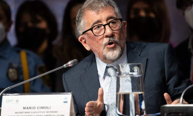 "16 de los 33 países de la región no han recuperado sus niveles de PIB prepandemia" / Foto: EFE