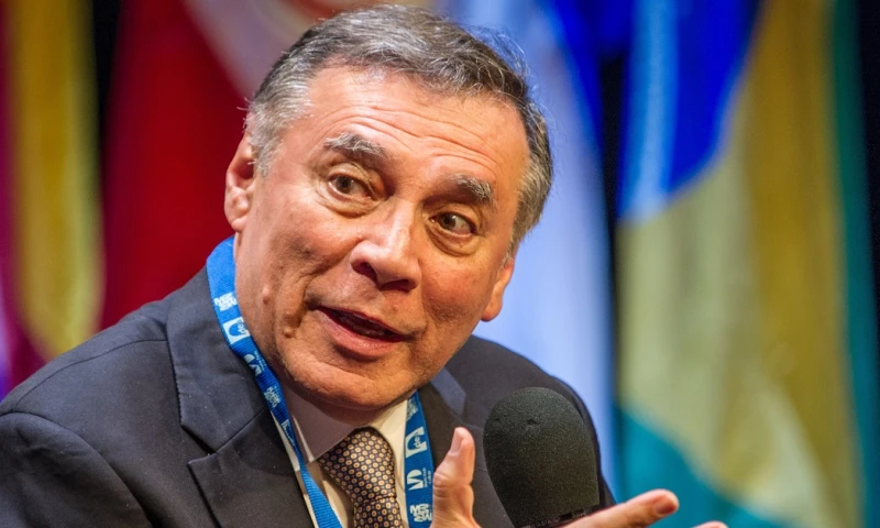 Jamil Mahuad presenta su libro "Así dolarizamos al Ecuador", 21 años después / Foto: EFE