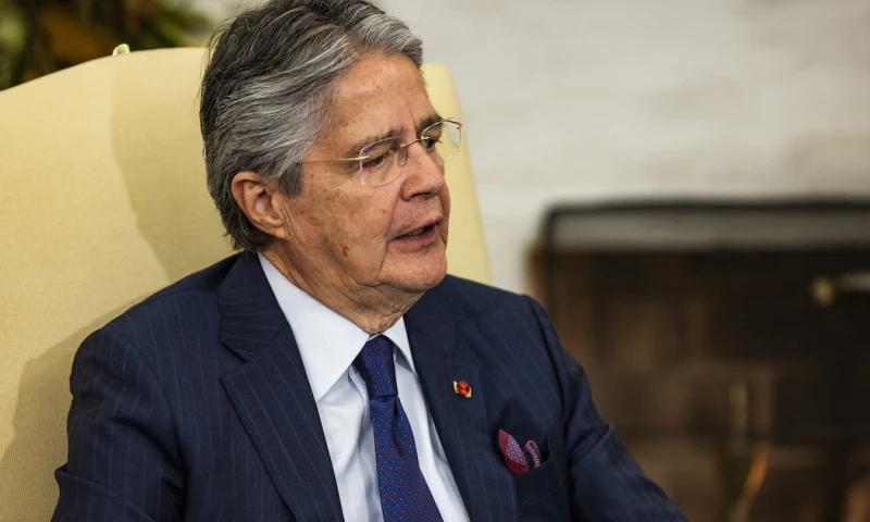 Lasso llama a empresas mineras a invertir y dice que combatirá minería ilegal / Foto: EFE