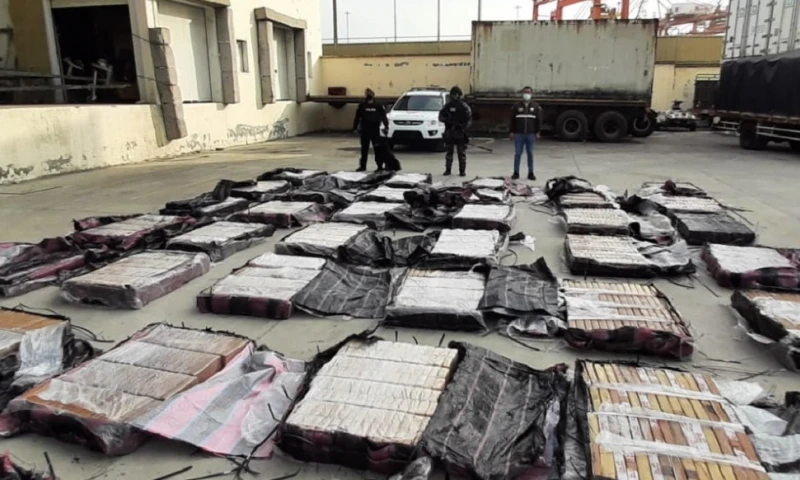 Policía incauta de unas cinco toneladas de cocaína en Guayas / Foto: cortesía Policia Nacional