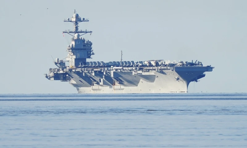 En los últimos días Washington ha anunciado el envío a la región de su mayor y más sofisticado portaaviones, el USS Gerald Ford, para completar el mayor despliegue de su Armada desde la Guerra del Golfo. / Foto: EFE