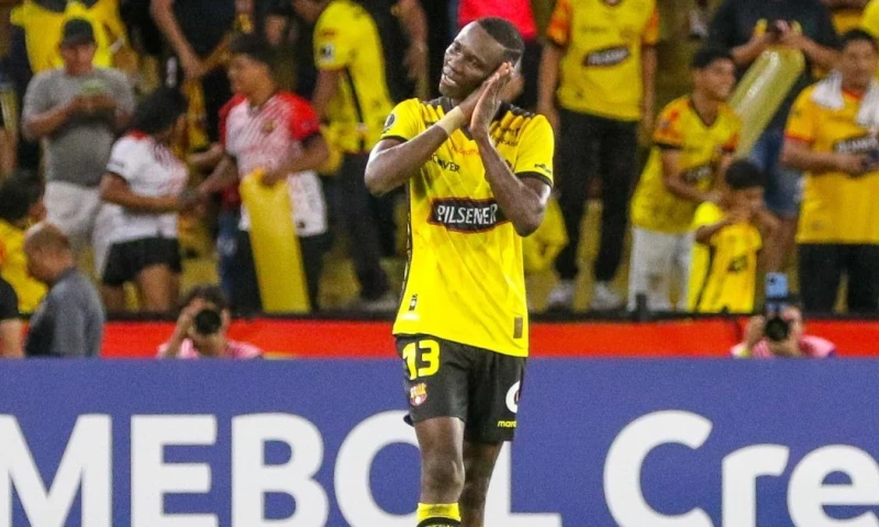 Janner Corozo anotó 2 goles en la victoria de Barcelona / Foto: EFE