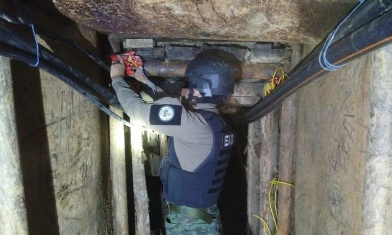 En el sitio había una boca de mina, un compresor de aire, un generador, dos tanques con 250 galones de combustible y explosivos / Foto: cortesía Fuerzas Armadas del Ecuador