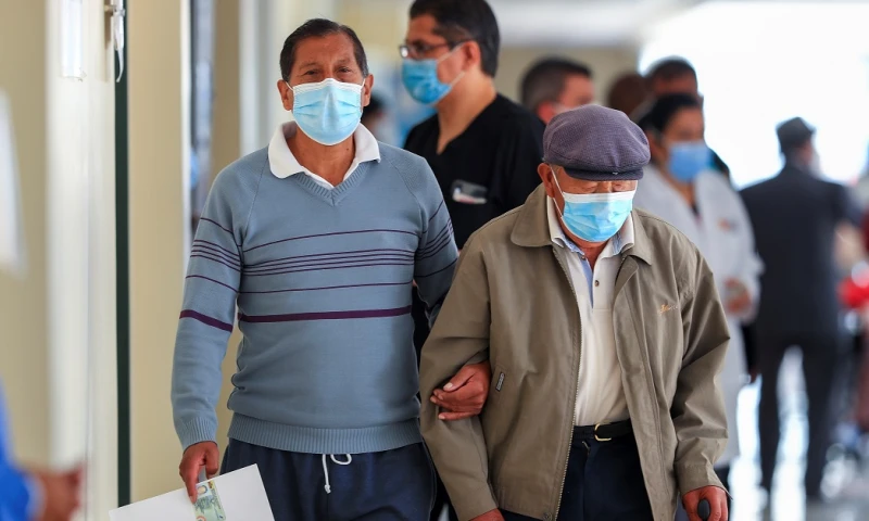 Quito y Guayaquil alcanzan acuerdos para vacunar masivamente a su población / Foto: EFE
