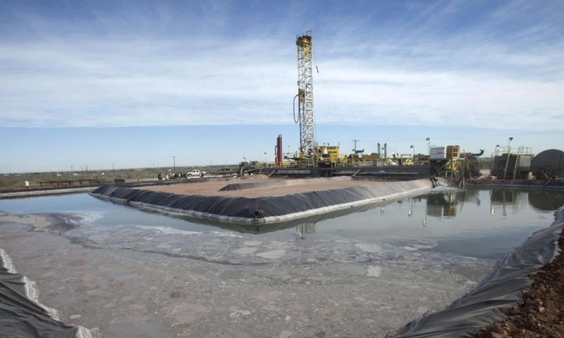 Los contratos de futuros del WTI para entrega en agosto subían 45 céntimos de dólar / Foto: EFE 