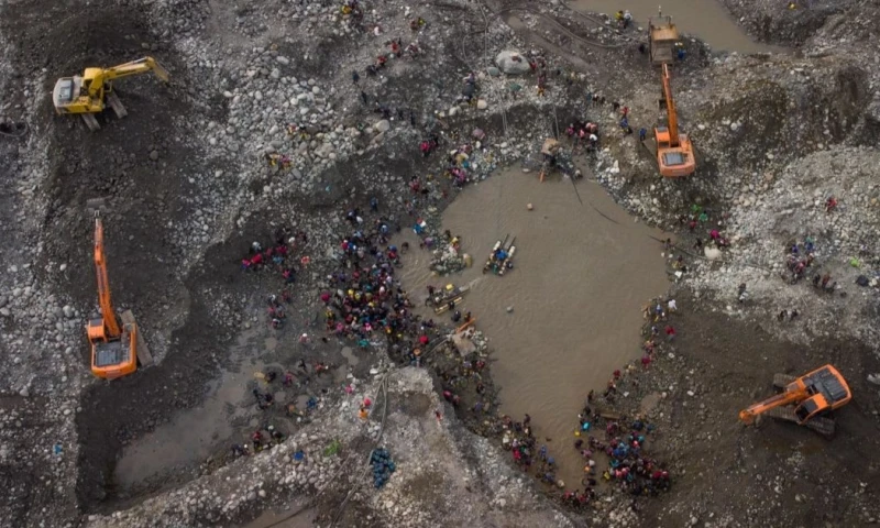 Además de los campamentos, las autoridades destruyeron balsas, motores, bombas de succión, motocicletas y generadores eléctricos / Foto: cortesía Raisg Org