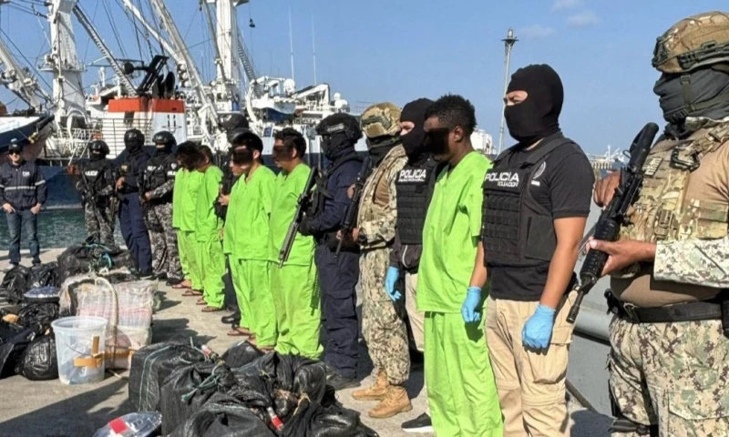 El fin de semana, Ecuador, en coordinación con EE.UU., incautó 4,6 toneladas de droga en altamar / Foto: cortesía Armada del Ecuador