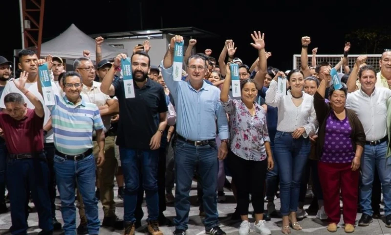 El proyecto contempló la instalación de 31 postes de 12 metros de altura / Foto: cortesía Municipio de Morona