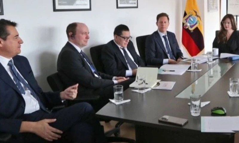 La viceministra de Minas, Rebeca Illescas, se reunió con representantes de Solaris Resources / Foto: cortesía Ministerio de Energía y Minas