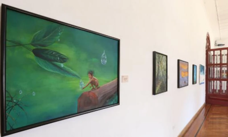 Los nombres de las pinturas: ‘Dolor e impotencia’, ‘Sombra’, ‘Viaje sin futuro’, ‘Lágrimas de sangre’ y otros buscan apelar a la sensibilidad de los visitantes. Foto: El Comercio