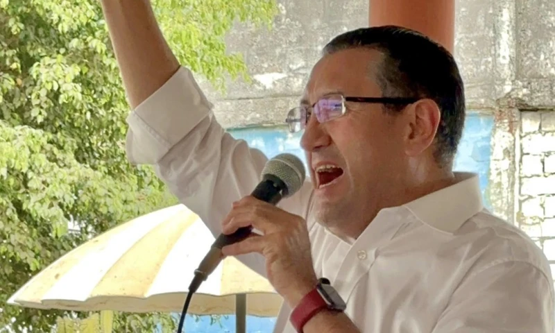 Es abogado graduado de la Universidad de Cuenca / Foto: cortesía Iván Saquicela