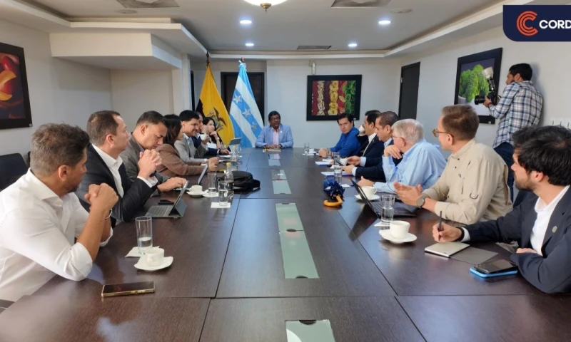 Durante el encuentro se analizó la sobretasa impuesta por Estados Unidos a determinados productos ecuatorianos / Foto: cortesía Cordex