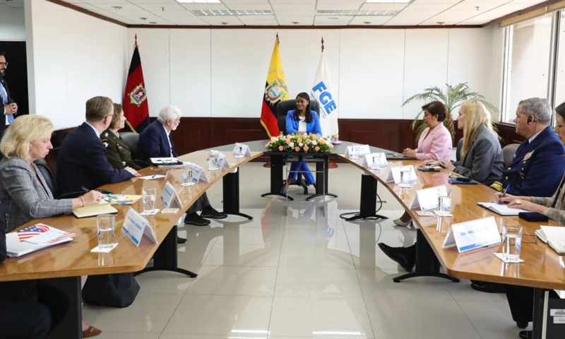 Christopher Dodd y Laura Richardson participaron en el encuentro / Foto: cortesía Fiscalía 