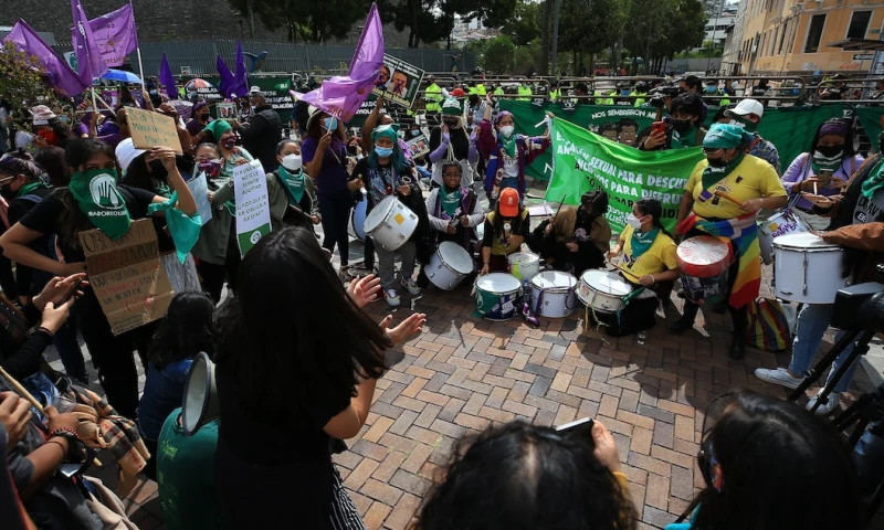 Guadalupe Llori aplazó debate de ley del aborto por violación en la Asamblea / Foto: EFE