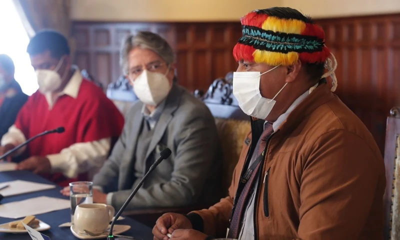 El gobierno dialoga con la comunidad shuar / Foto: cortesía Twitter Guillermo Lasso