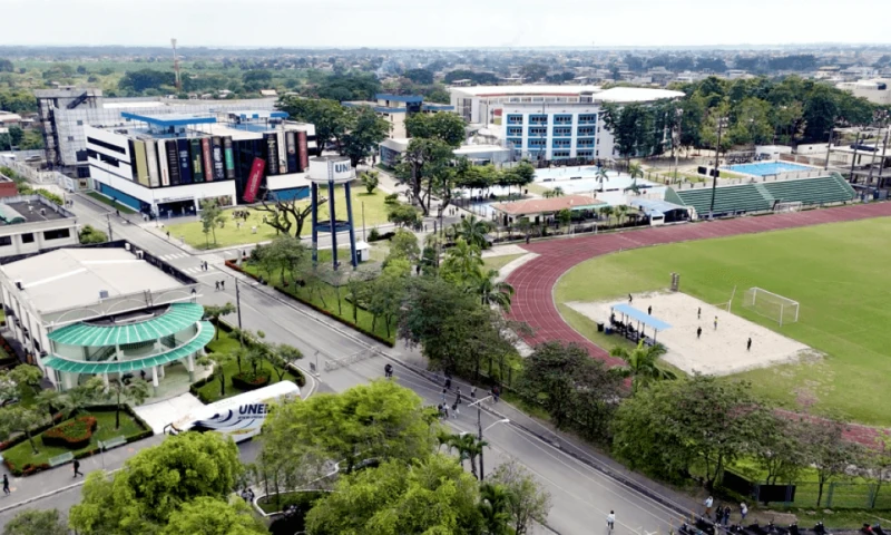 El Gobierno ya ha entregado 420,000 becas en el país / Foto: cortesía Universidad Estatal de Milagro