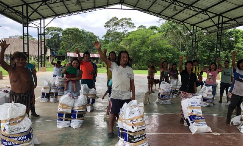 Waoranis reciben atención humanitaria por inundaciones  / Foto: cortesía MIES