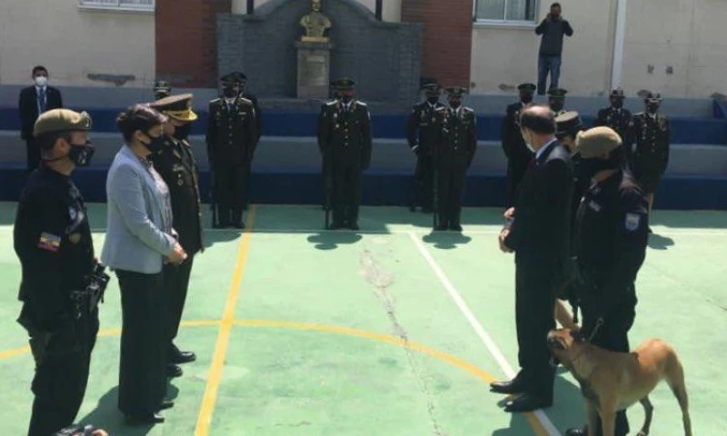 Francia apoya lucha antinarcóticos de Ecuador con perros que detectan drogas / Cortesía de la Embajada de Francia