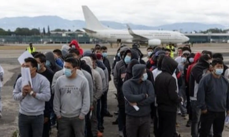 Miles de migrantes han sido deportados desde Estados Unidos a diversos países / Foto: cortesía El País