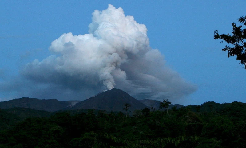 El Instituto Geofísico advirtió sobre la caída de ceniza del Sangay en Morona / Foto: EFE